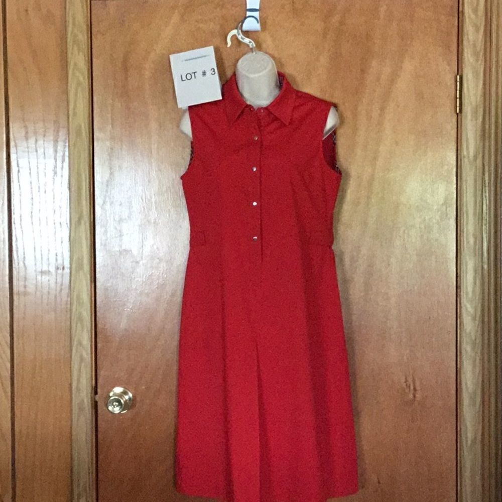 Ladies red sleeveless dress in ?medium?